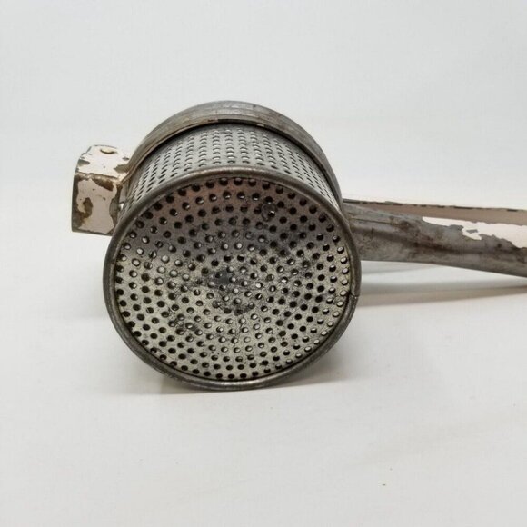 Vintage Metal Potato Ricer Rice Masher Press Strainer White Silver - Picture 7 of 10